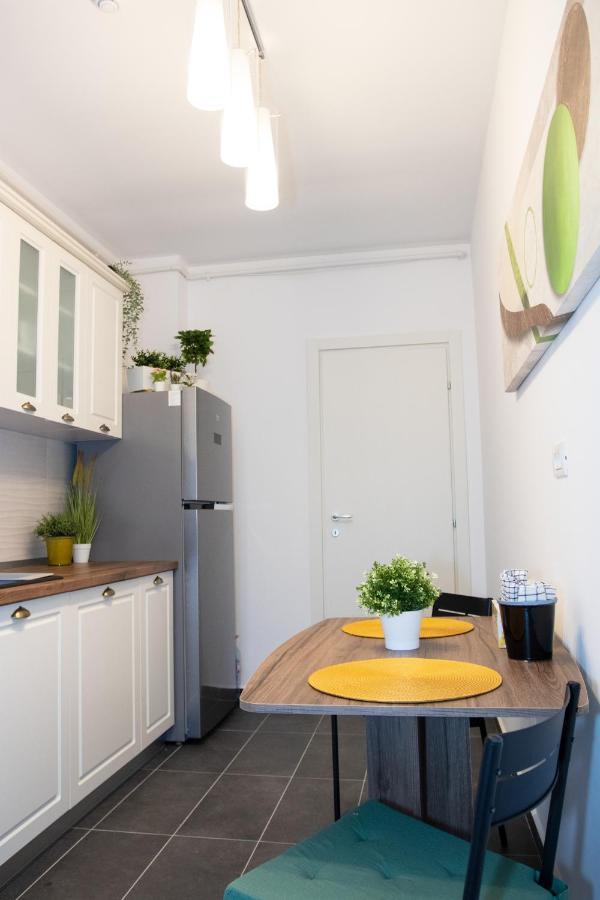 Lazo Two Room- Luxury Apartment Бухарест Экстерьер фото