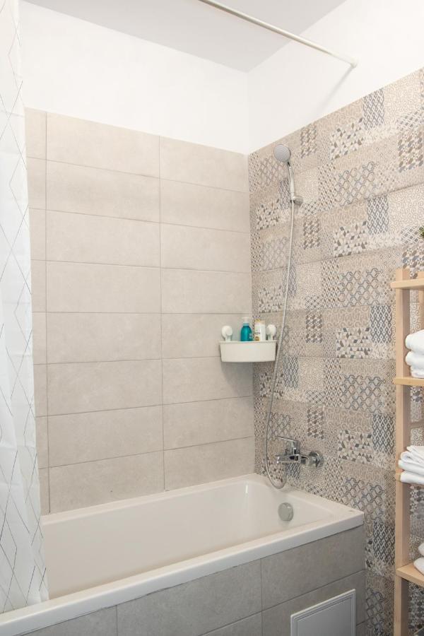 Lazo Two Room- Luxury Apartment Бухарест Экстерьер фото