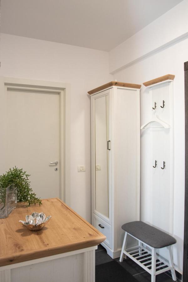 Lazo Two Room- Luxury Apartment Бухарест Экстерьер фото