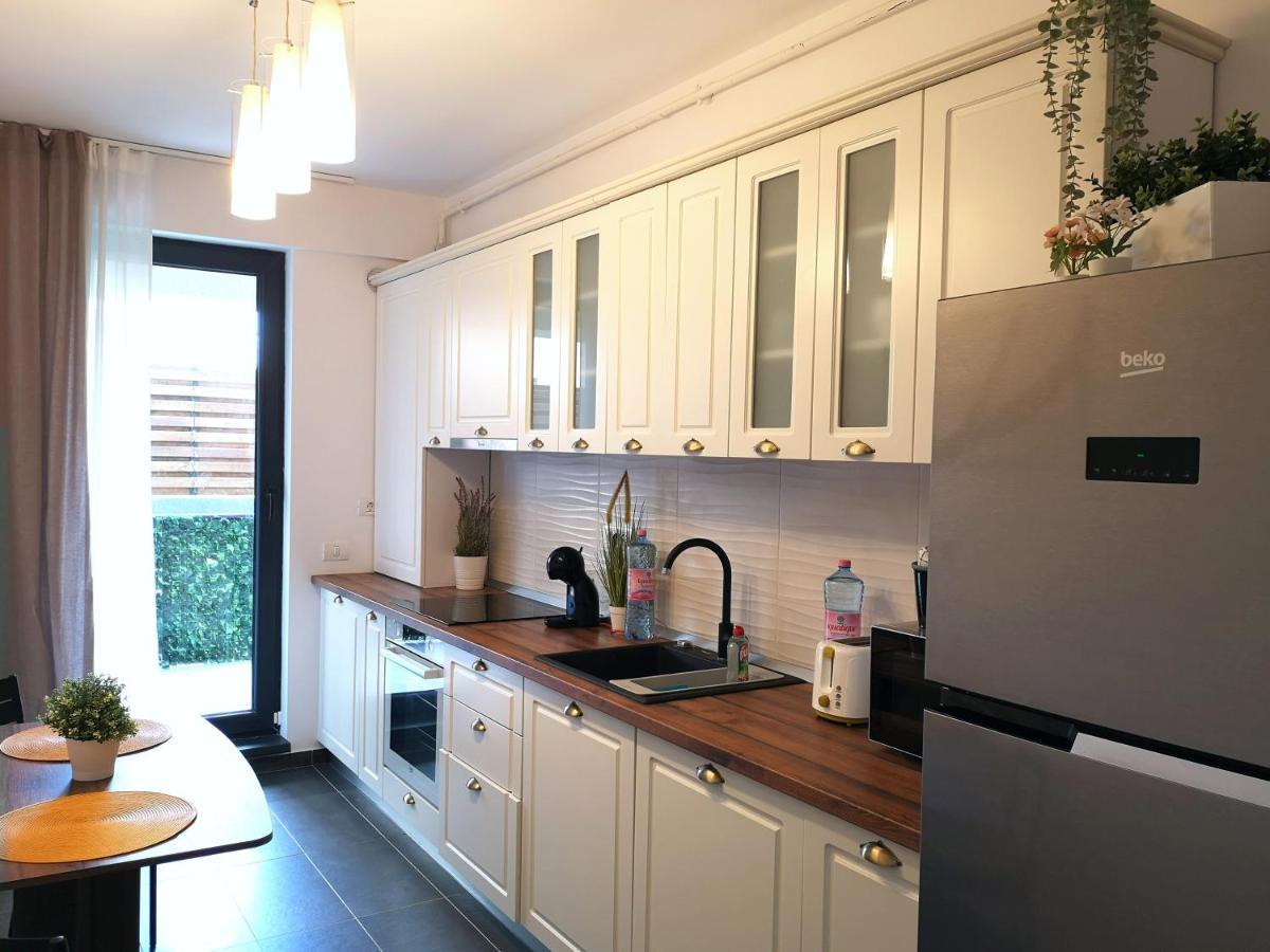 Lazo Two Room- Luxury Apartment Бухарест Экстерьер фото